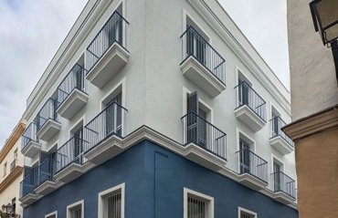 Enrique de las Marinas, 43